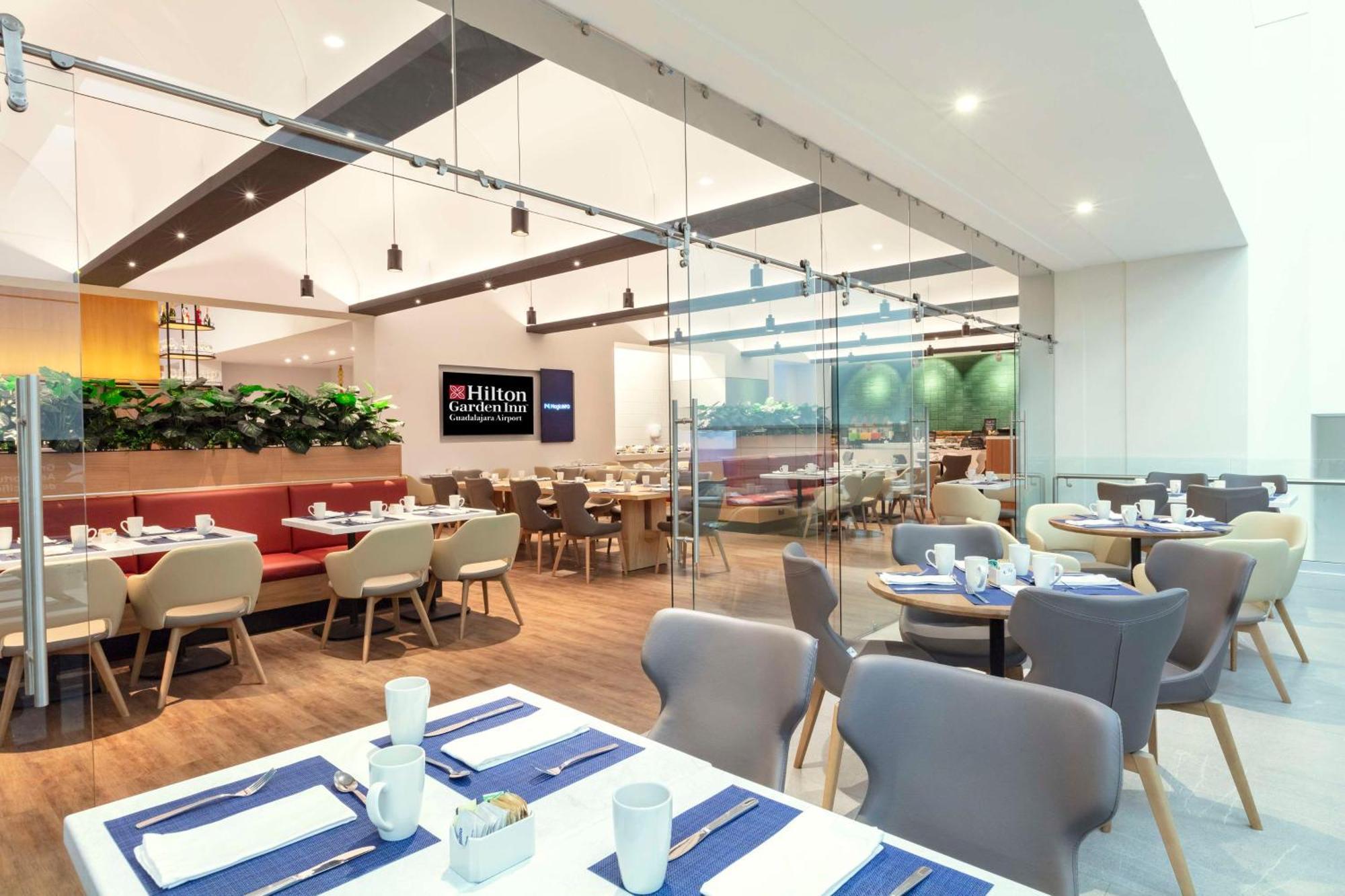 Hilton Garden Inn Guadalajara Airport El Zapote  ภายนอก รูปภาพ
