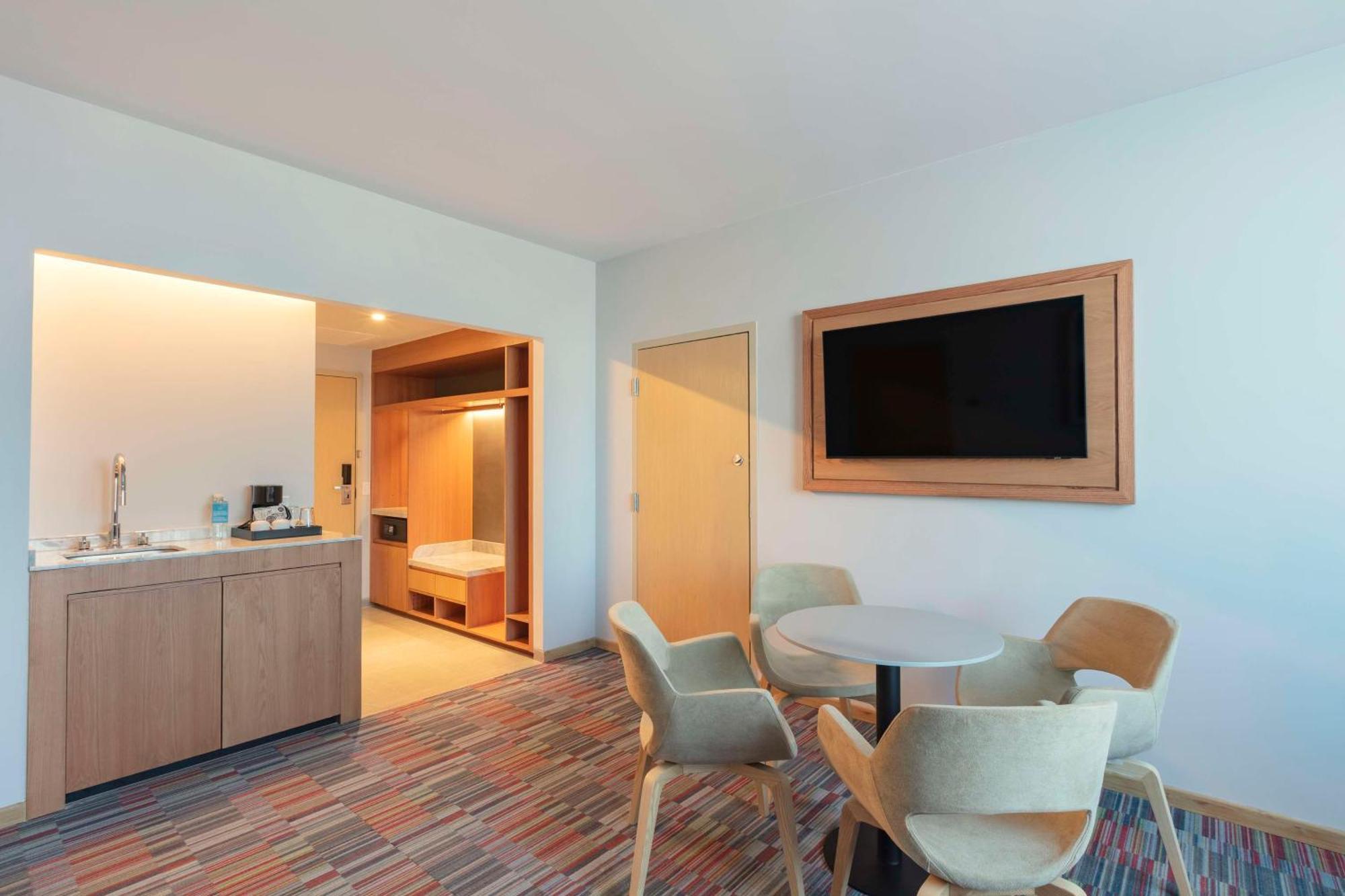 Hilton Garden Inn Guadalajara Airport El Zapote  ภายนอก รูปภาพ