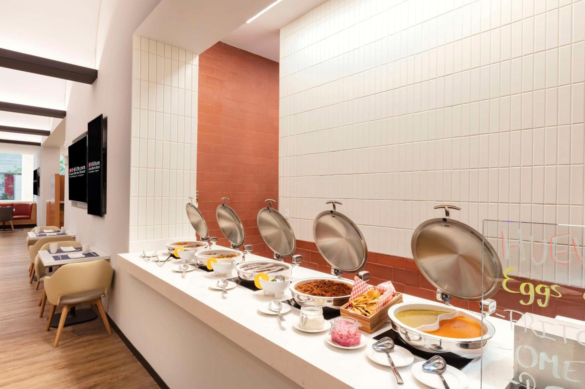 Hilton Garden Inn Guadalajara Airport El Zapote  ภายนอก รูปภาพ