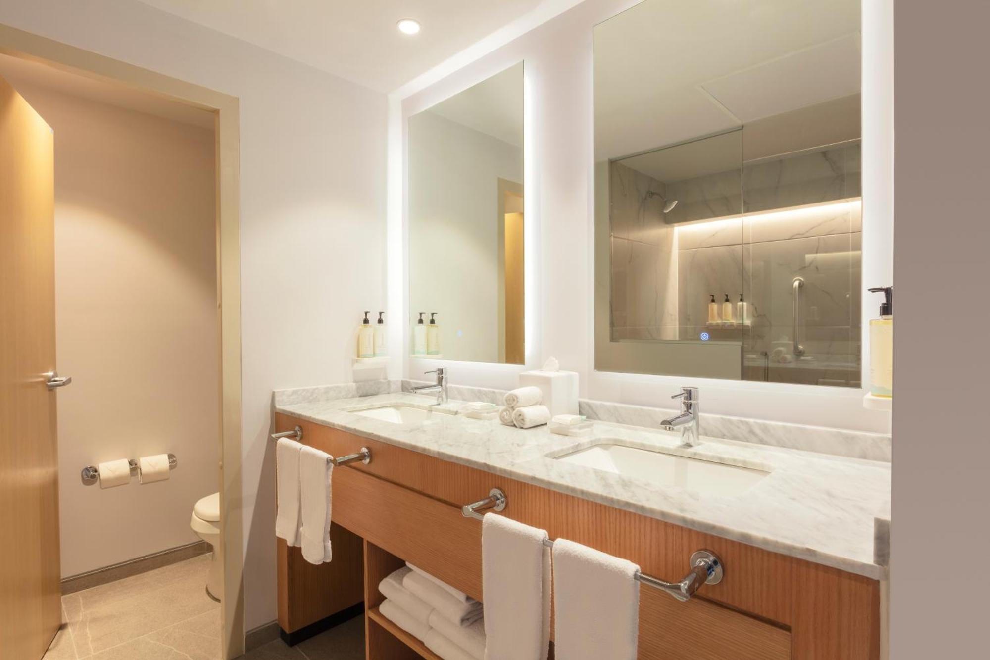 Hilton Garden Inn Guadalajara Airport El Zapote  ภายนอก รูปภาพ